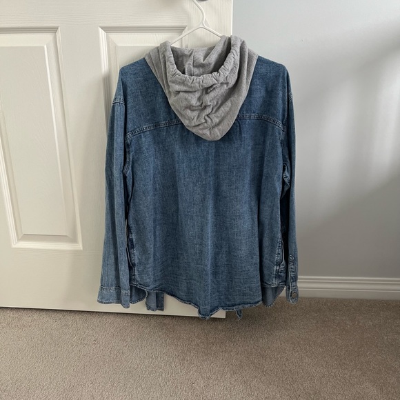 Jean button up with hood - Picture 2 of 2